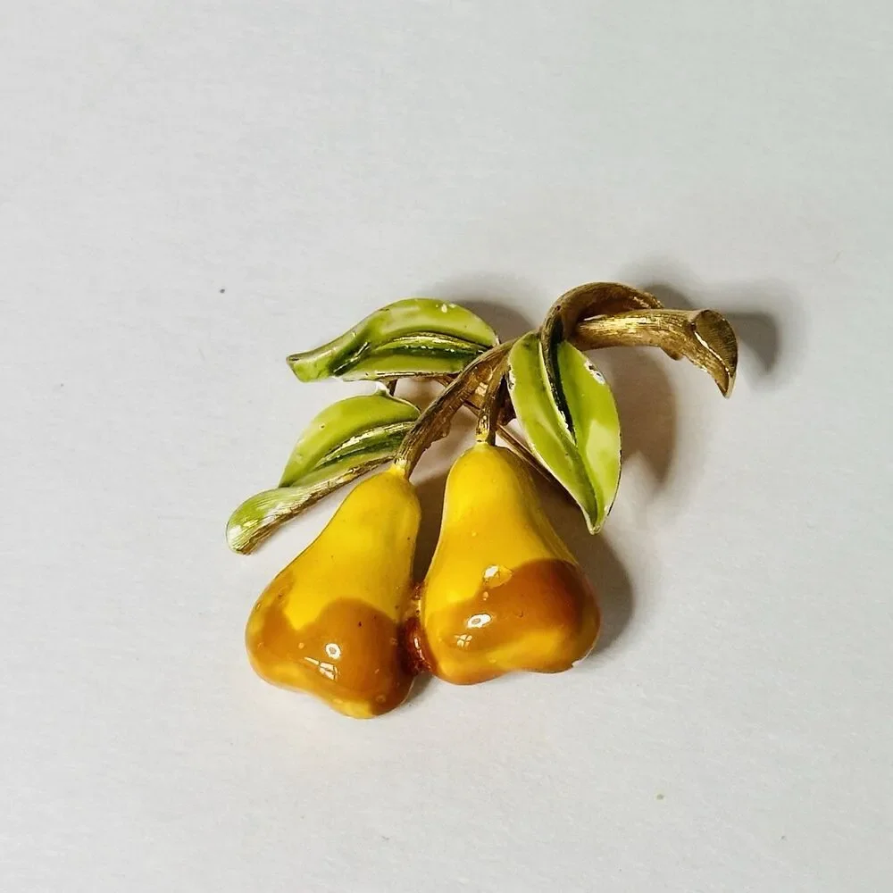 JJ Jonette Signed Enamel Pear Brooch Pin Figural Golden Fruit Cottagecore MCM